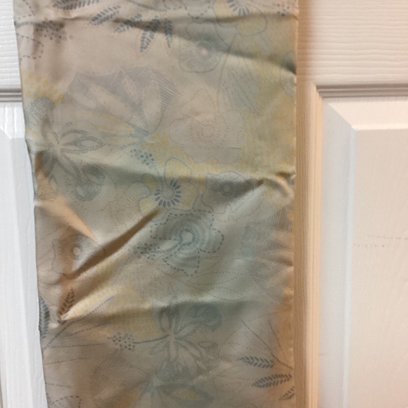 Scarf - Picture 1 of 2